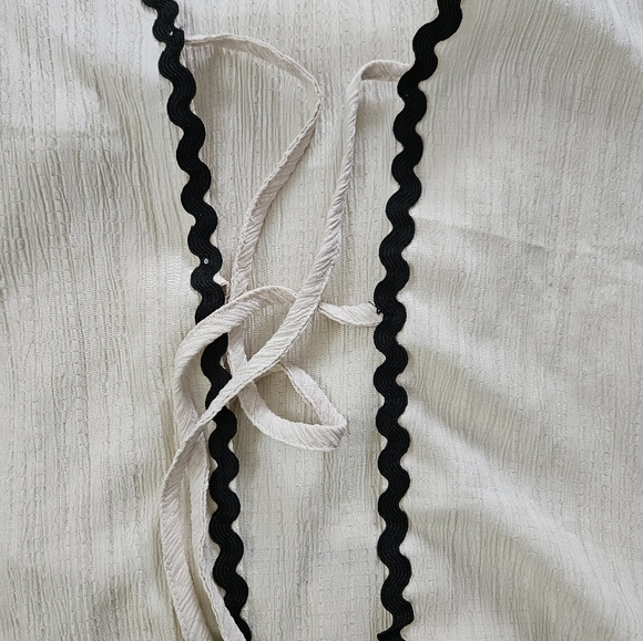 SHEIN Cream with Black Trim Skirt Set. Size XL - Picture 4 of 8